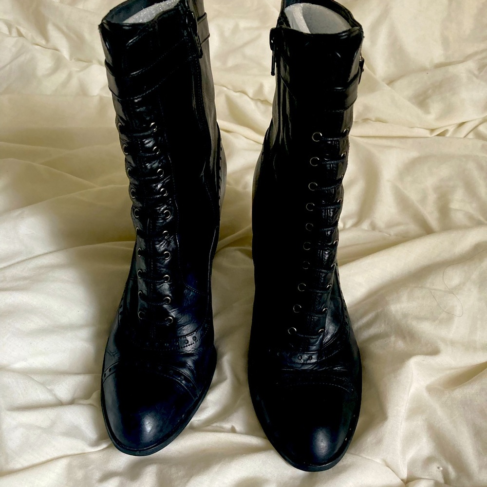 Stuart Weizmann stiletto boots